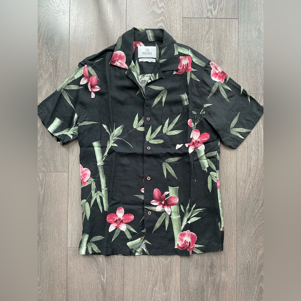 28 Palms casual button down shirt flowers summer small S trend stylish